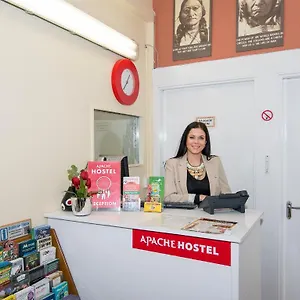  Hostal The Apache
